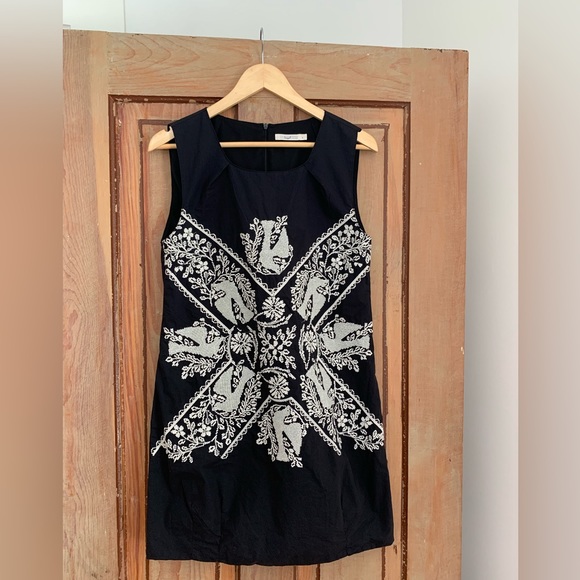 Hazel | black shift dress | embroidered pattern | sz L | NWOT - Picture 1 of 6